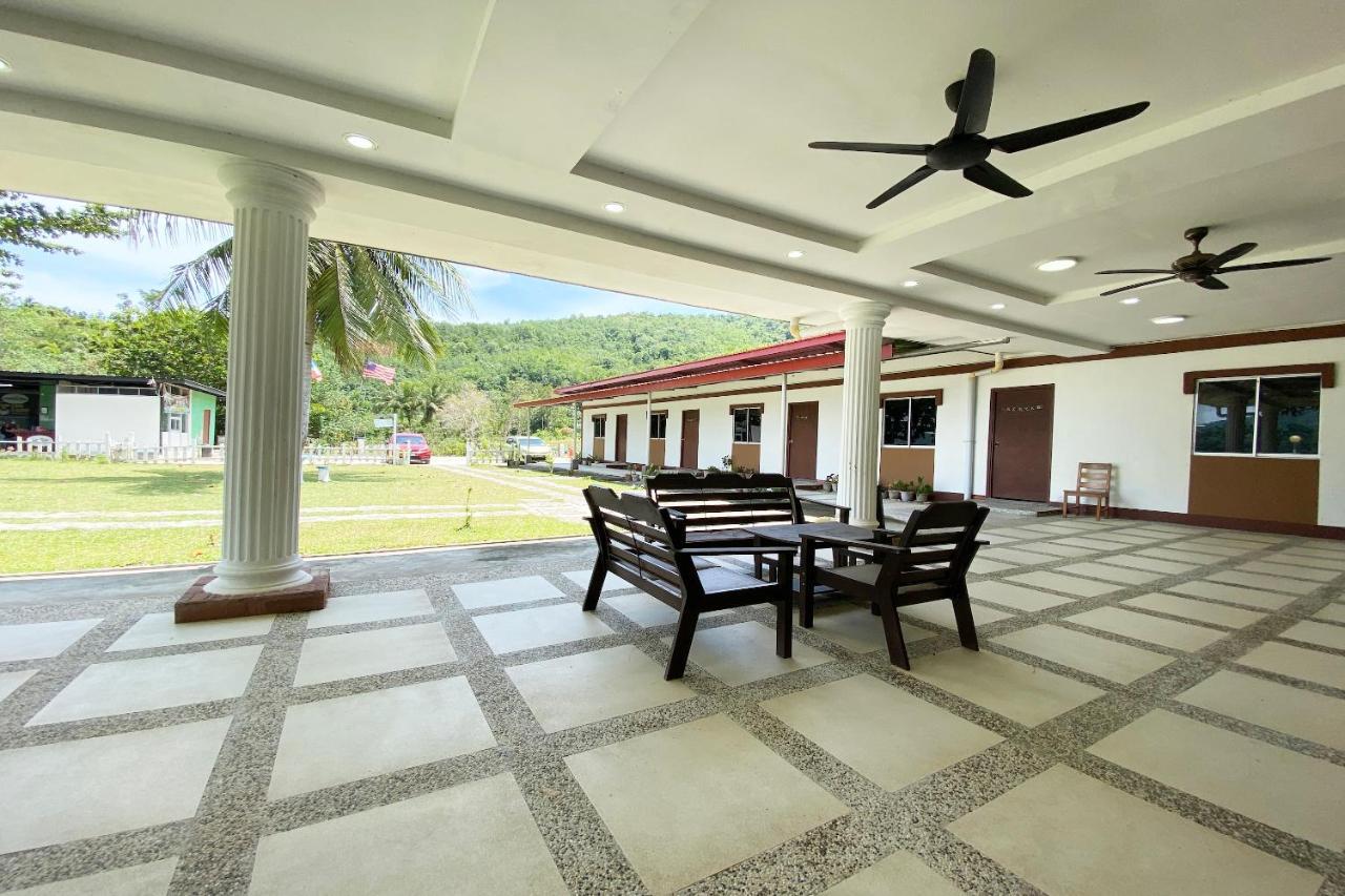 מלון קוטה קינבלו Oyo 90317 Ambong Bay Resthouse מראה חיצוני תמונה