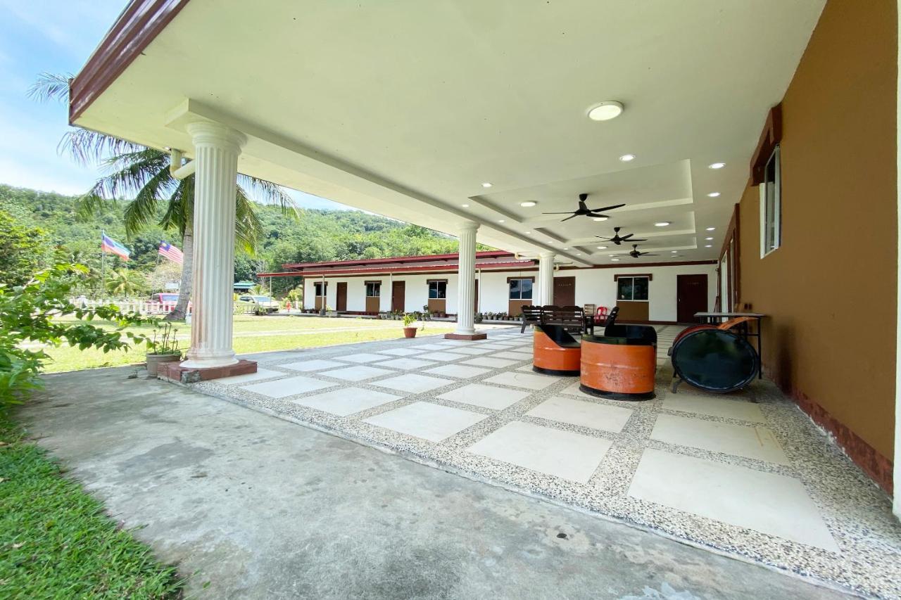 מלון קוטה קינבלו Oyo 90317 Ambong Bay Resthouse מראה חיצוני תמונה